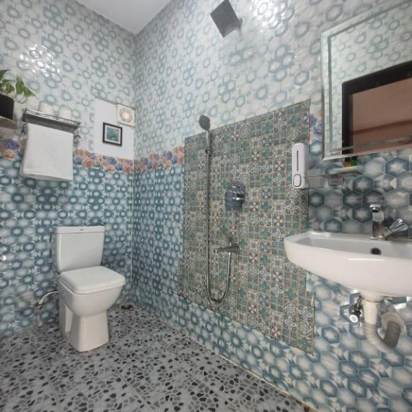 Well-maintained washroom with 24×7 hot water in Laligurasvilla